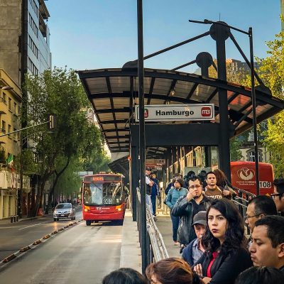 Mexico City Metrobús Station. Ryan G | Flickr
