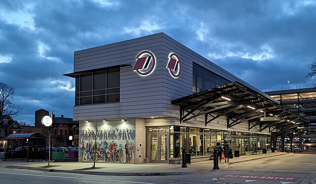 Blake Transit Center in Ann Arbor, Michigan. Lengau | Wikimedia Commons