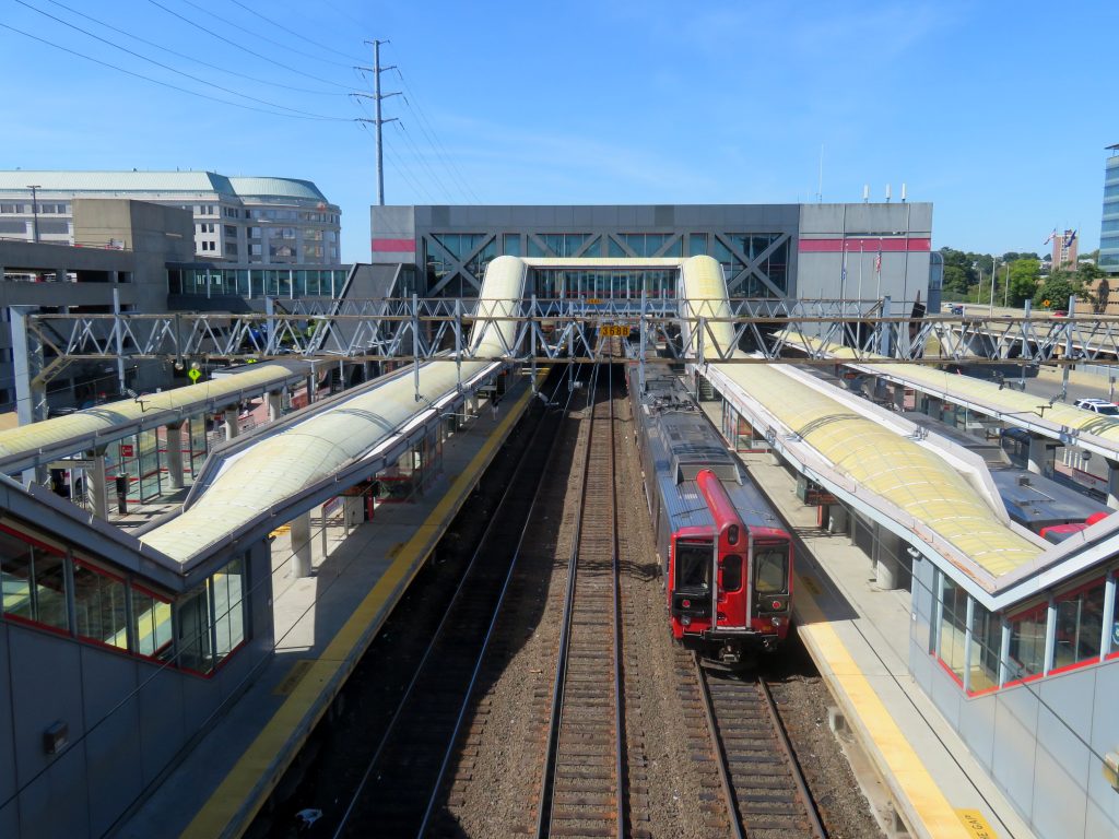 Stamford Transportation Center. Pi | Wikimedia Commons