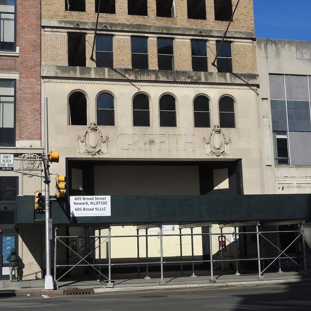 Griffith Building while under renovation. Jim.henderson | Wikimedia Commons