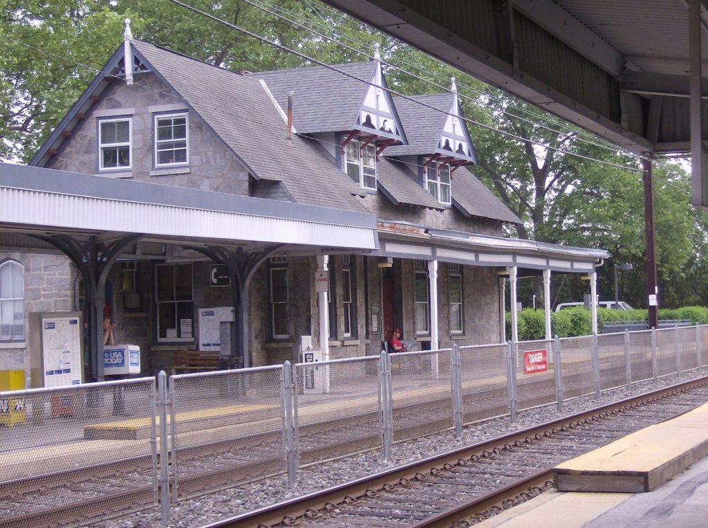 1920px Swarthmore Station