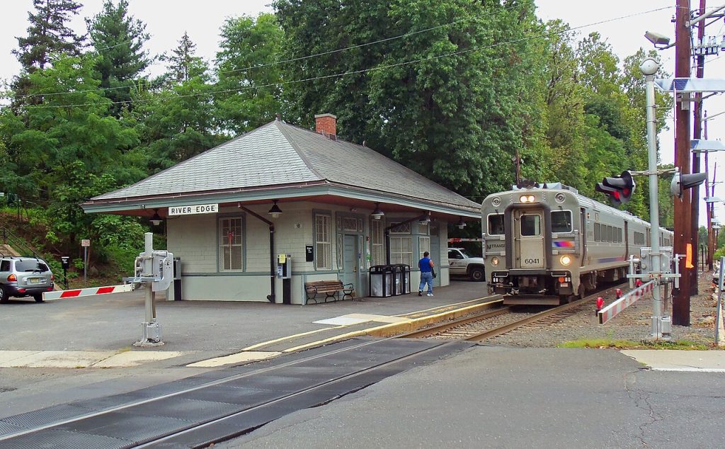NJ TRANSIT train at River Edge Station on Pascack Valley Line