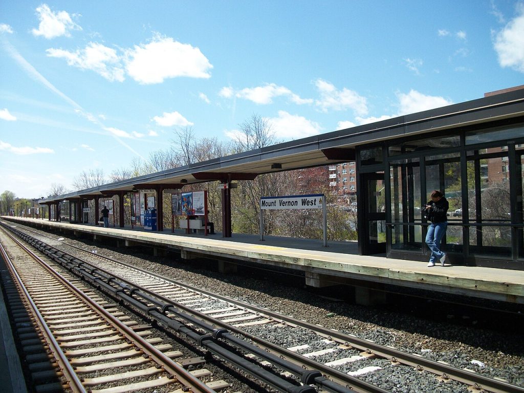 Platform at Mount Vernon West Station.