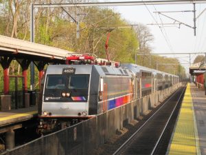 New Jersey Transit ALP 46 4626 leads Train 3270 into Middletown Station